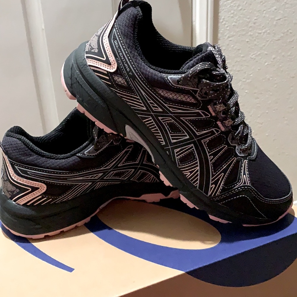 ASICS (Wide) - Picture 2 of 4